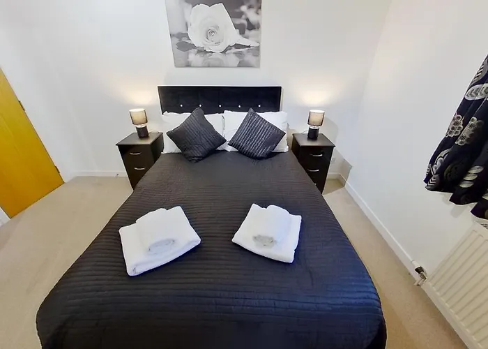 Orangeapartments Riverside Drive,5 Minutes From City Centre